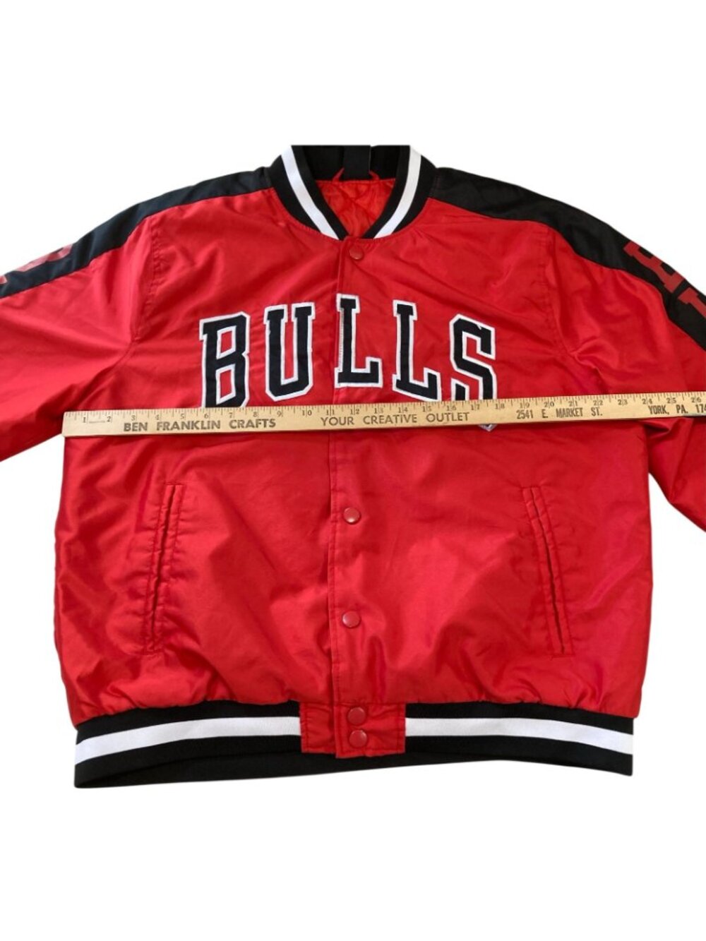Ultra Game Mens Chicago Bulls Bomber Jacket Size L Red Layers Sporty Streetwear - Picture 3 of 13